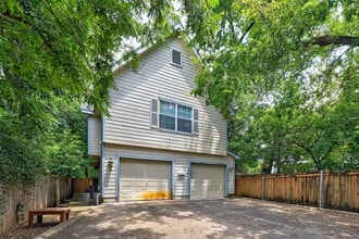 Building Photo - 106 E 46th St