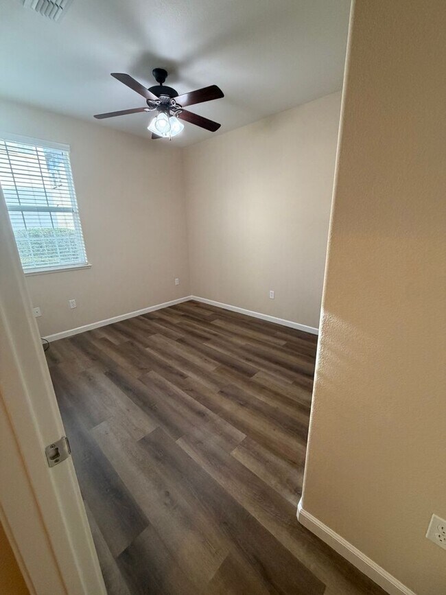Building Photo - 9026 Crescenda Ln