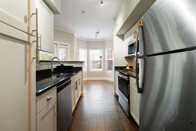 Building Photo - 590 James Maxwell Rd