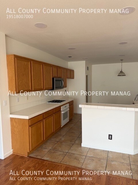 Building Photo - 10609 Palomino Ave