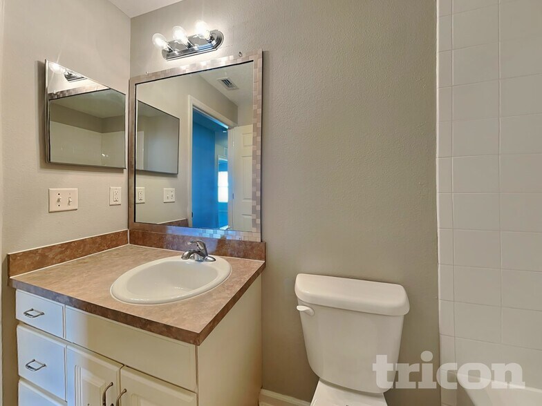 Building Photo - 15407 Winter Breeze Ln