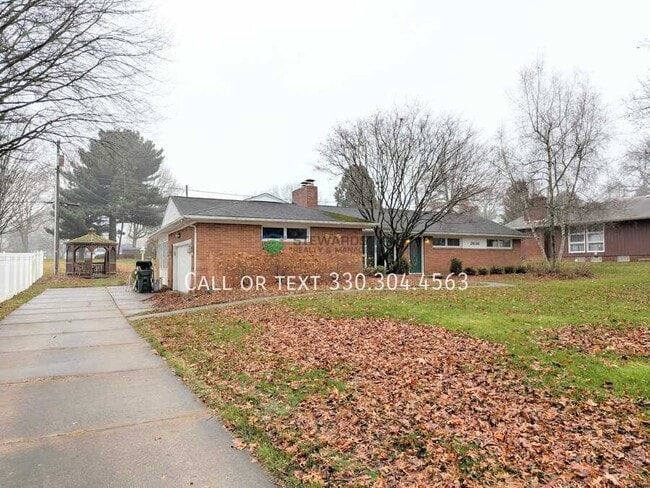 Building Photo - 2636 Orch Pk St NW