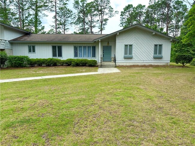 Primary Photo - 28 Pine Forest Dr W
