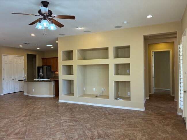 Building Photo - 20973 W Cora Vista
