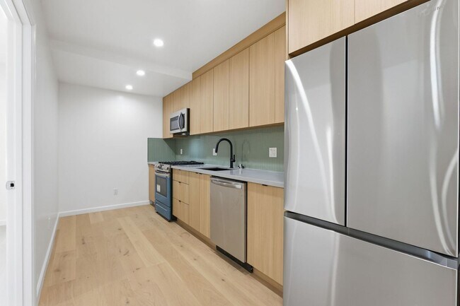 Building Photo - 1221 Waller St