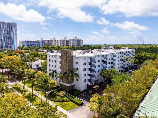 Building Photo - 210 Seaview Dr