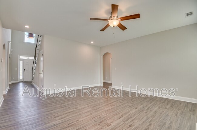 Building Photo - 1110 George W Crawford Dr