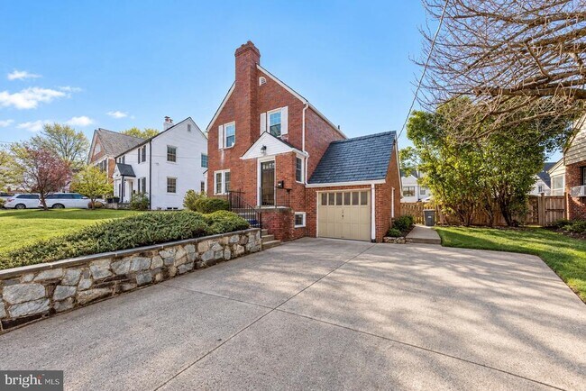 Building Photo - 4816 Leland St