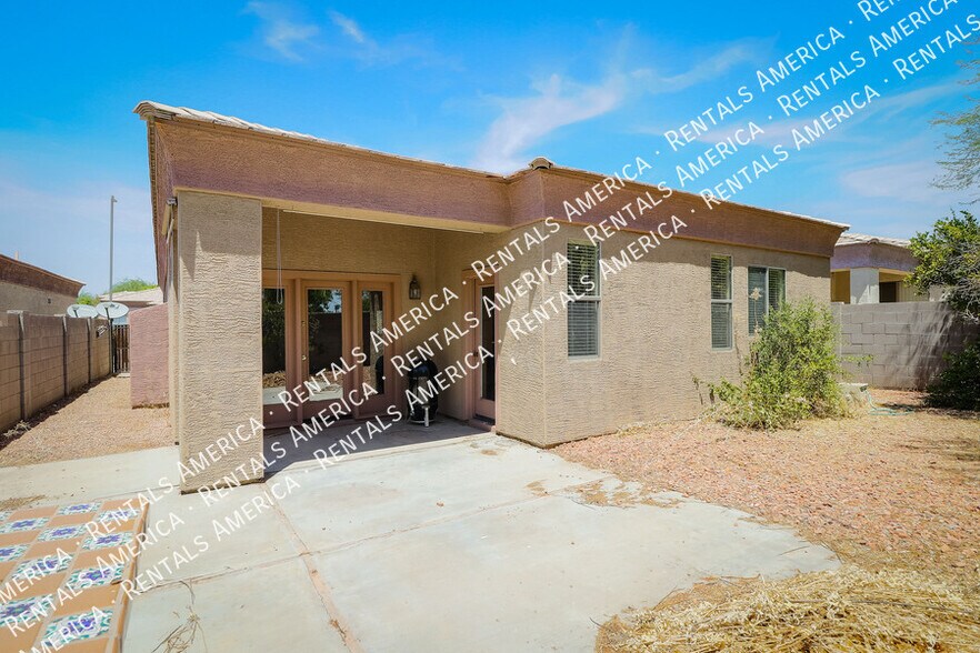 Building Photo - 6343 W Pontiac Dr