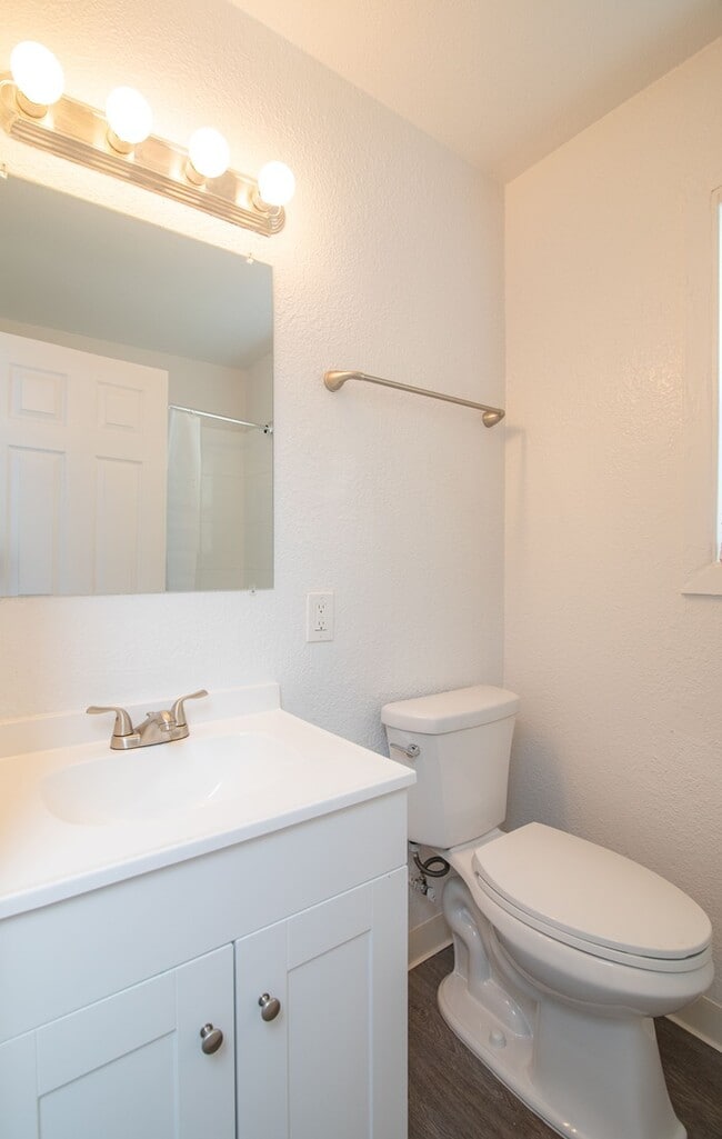 Building Photo - Charming 2-Bedroom Home in a Prime Central Sacramento Location