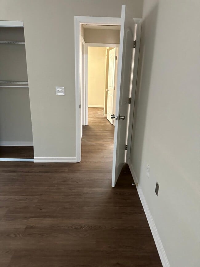 Building Photo - 825 Booker Ave