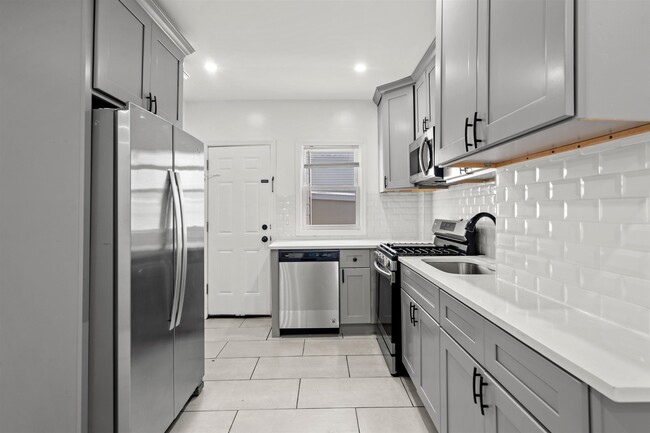 Building Photo - 56 Highwood Terrace
