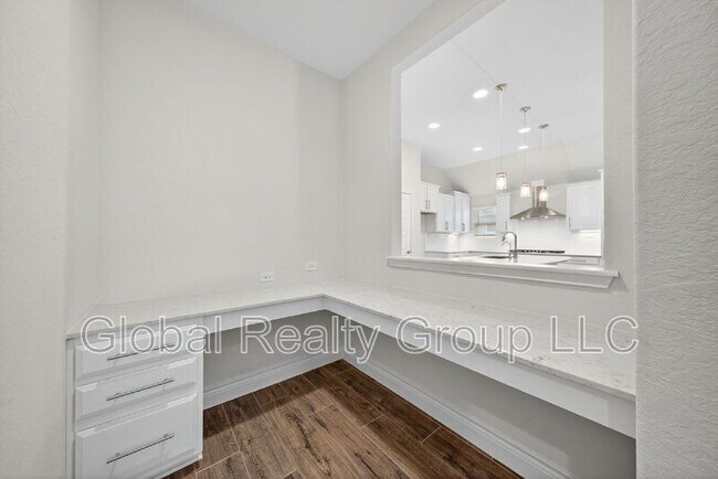 Building Photo - 545 Rosemellow St