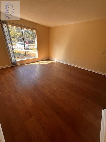 Building Photo - 928 Greenbriar Trial