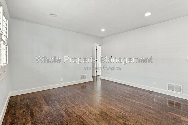 Building Photo - 2844 W 1st Ave