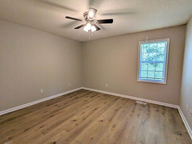 Building Photo - Lonesome Wind Way