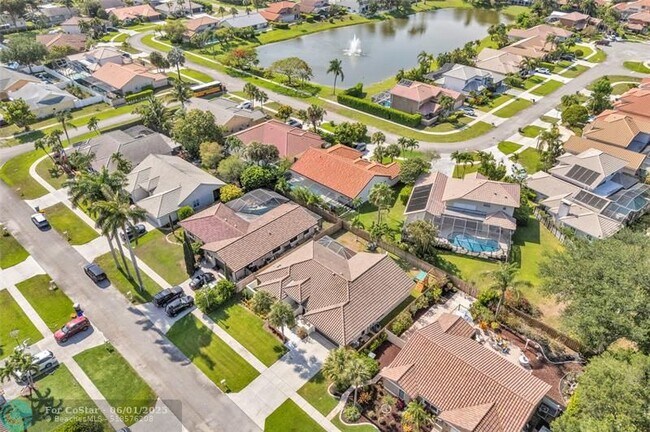 Building Photo - 9585 Carousel Cir S
