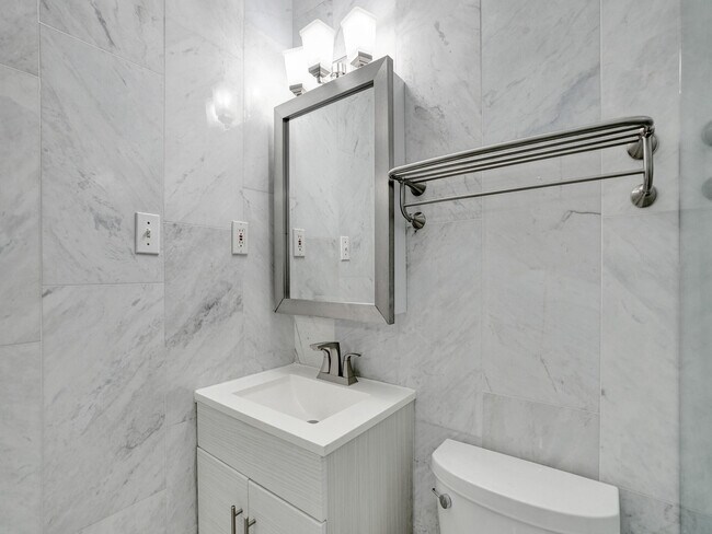 Building Photo - 601 NE 59th Ct