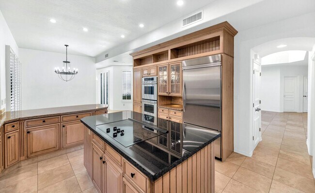 Building Photo - 7878 E Gainey Ranch Rd