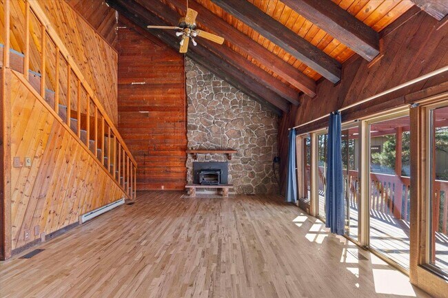 Building Photo - 6200 Pine Hollow Dr
