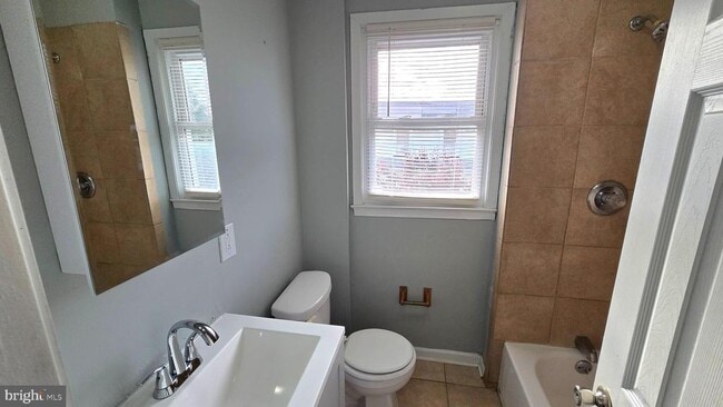 Building Photo - 2105 Hunter St