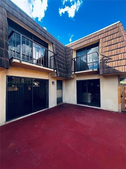 Building Photo - 5271 Coral Ct