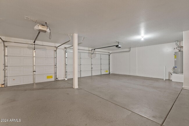 Building Photo - 15410 N 169th Ln