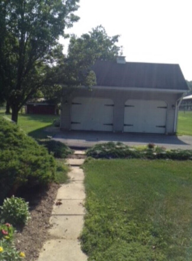 Building Photo - 291 Ruth Rd