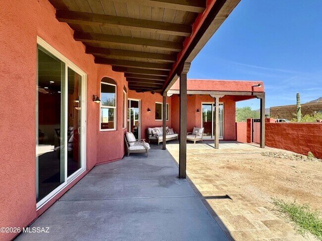 Building Photo - 8029 W Tree Frog Trail
