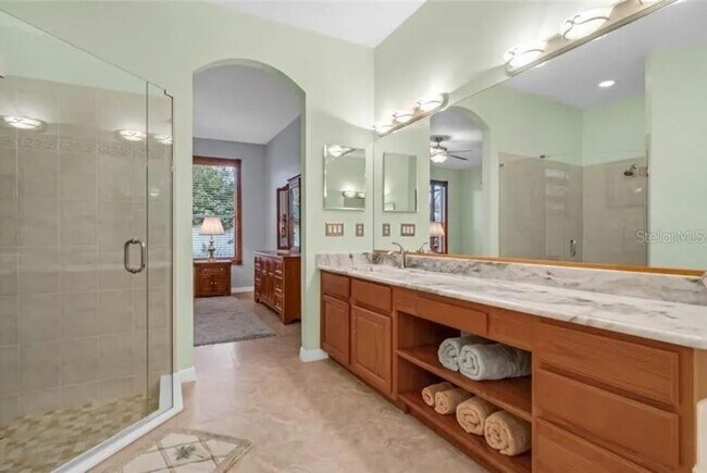 Building Photo - 970 Burlwood Ct