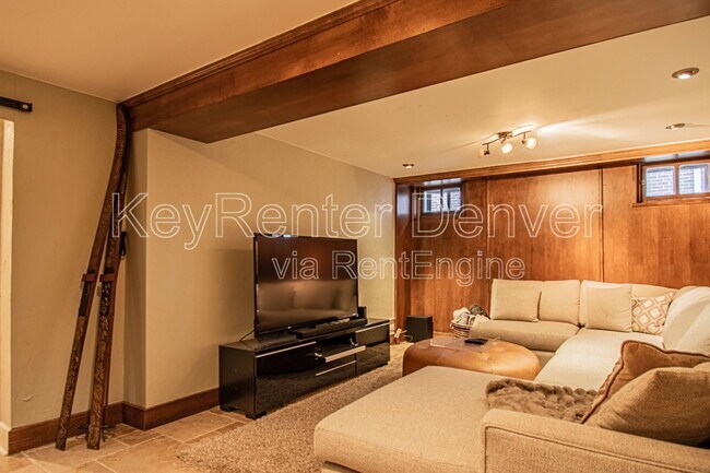 Building Photo - 740 S Corona St