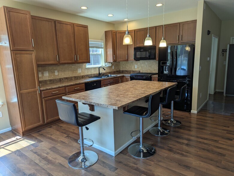 Primary Photo - 1326 Bluemoon Dr