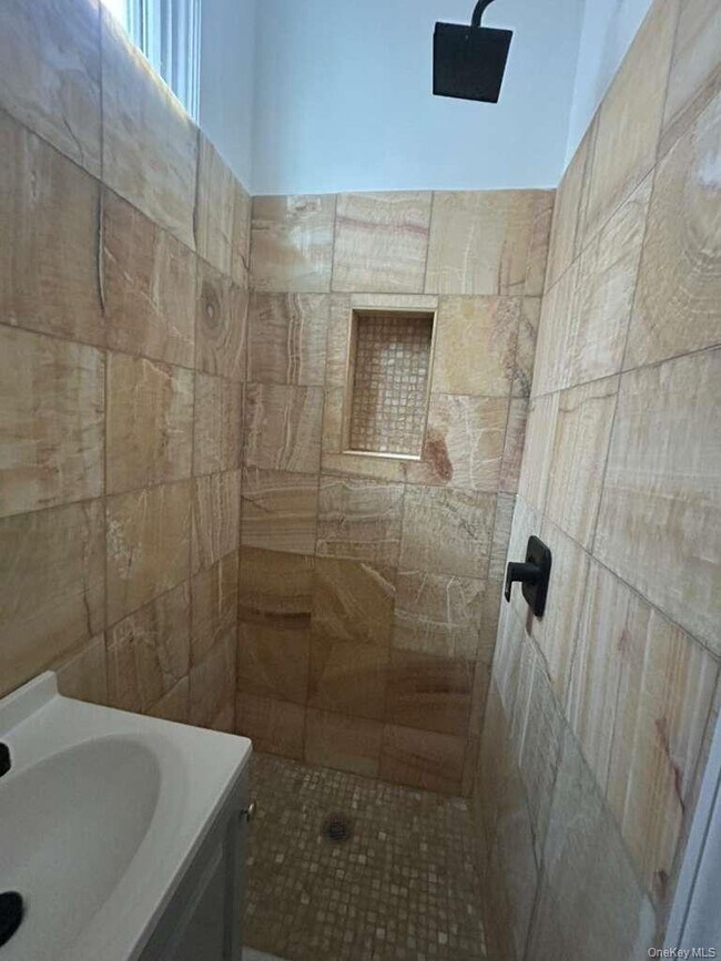 Building Photo - 298 Cooper St