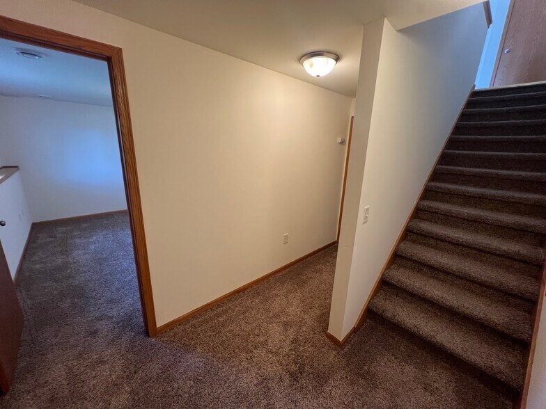Building Photo - 1207 Temple Dr