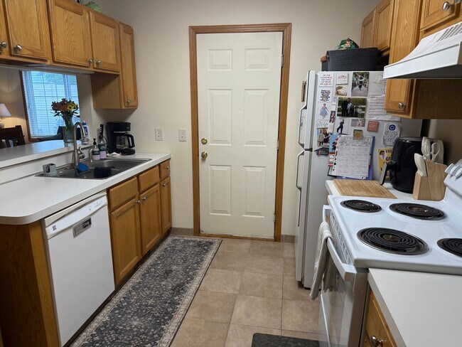 Building Photo - 14764 Excelsior Ln
