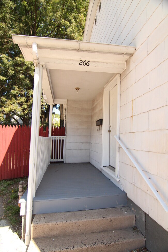 Building Photo - 266 Manatawny St