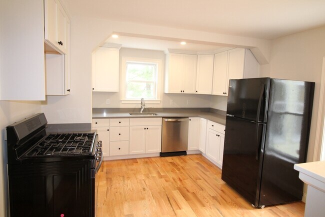 Building Photo - 206 Riverneck Rd