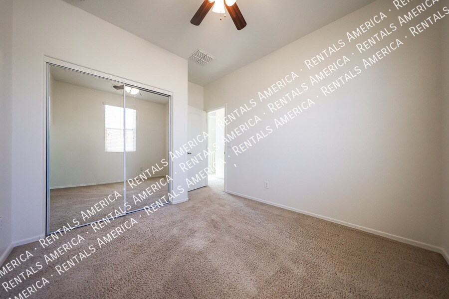 Building Photo - 4256 E Tulsa St
