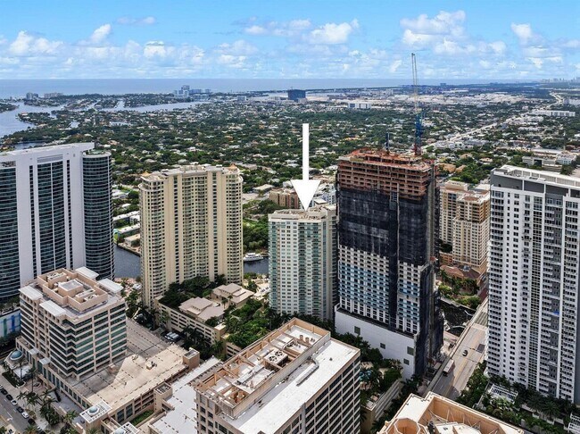 Building Photo - 347 N New River Dr E