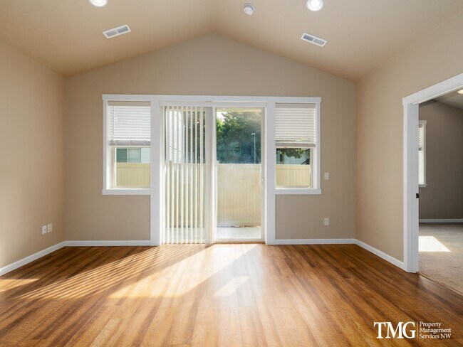 Building Photo - Centrally Located Townhome with Attached Garage & AC