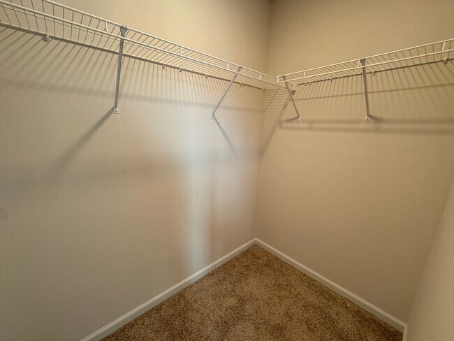 Building Photo - Move-in Ready with **Move-in Special** $25...