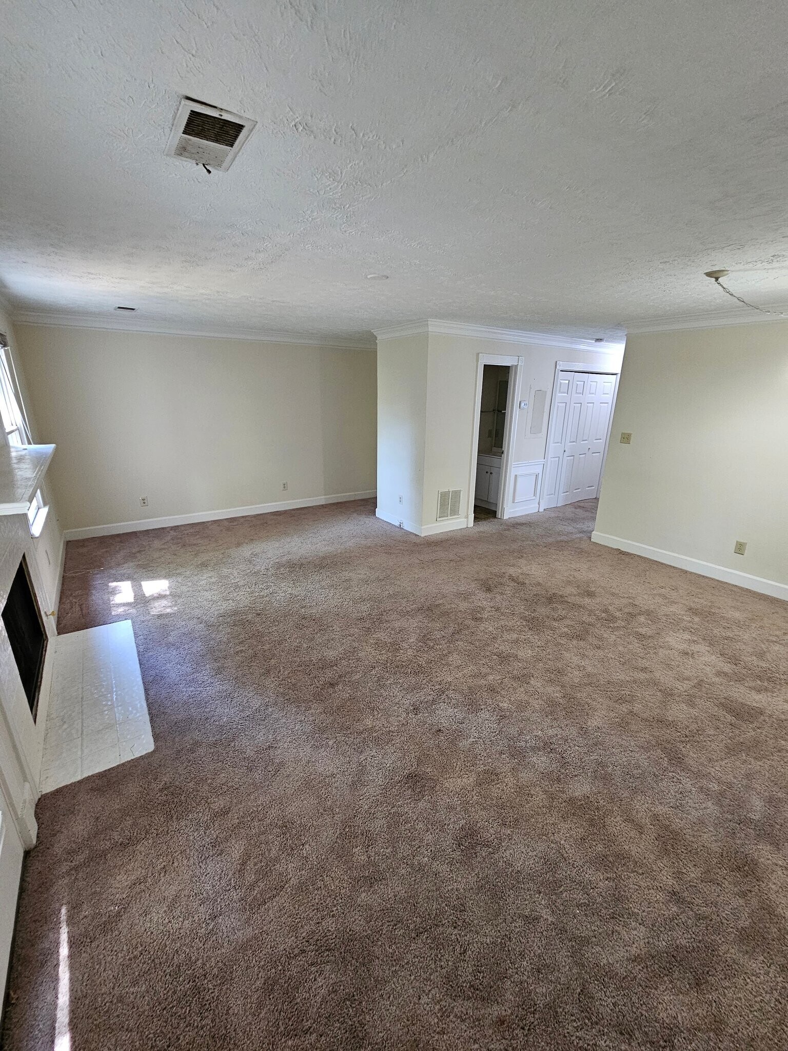 Building Photo - 1007 Oaks Pkwy SE