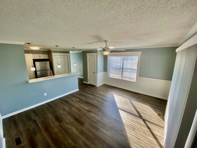 Building Photo - 1351 Bayville Ct