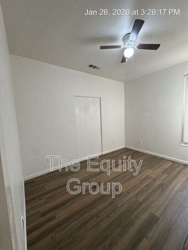 Building Photo - 500 W School Ave