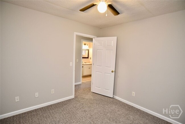 Building Photo - 121 Laurenburg Dr