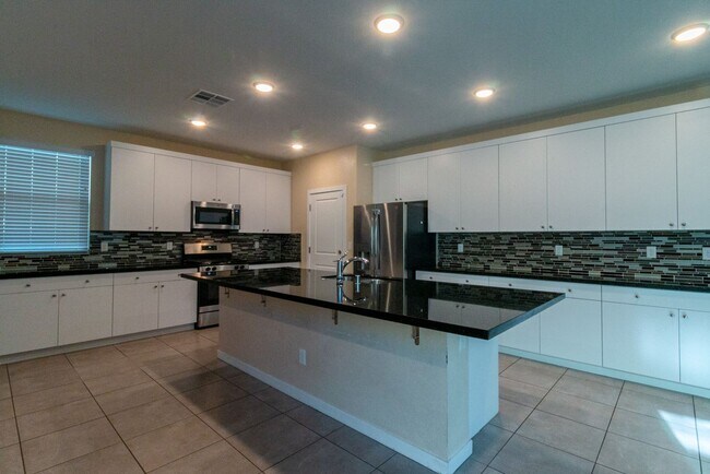 Building Photo - 544 Ruby Mesa Ave
