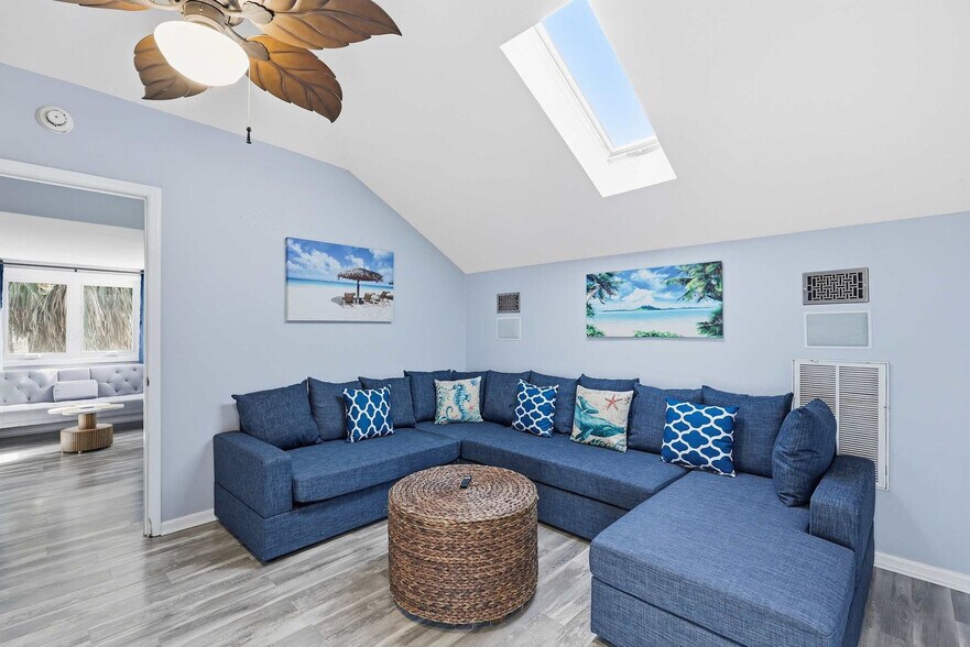 Building Photo - 6 Ibis St