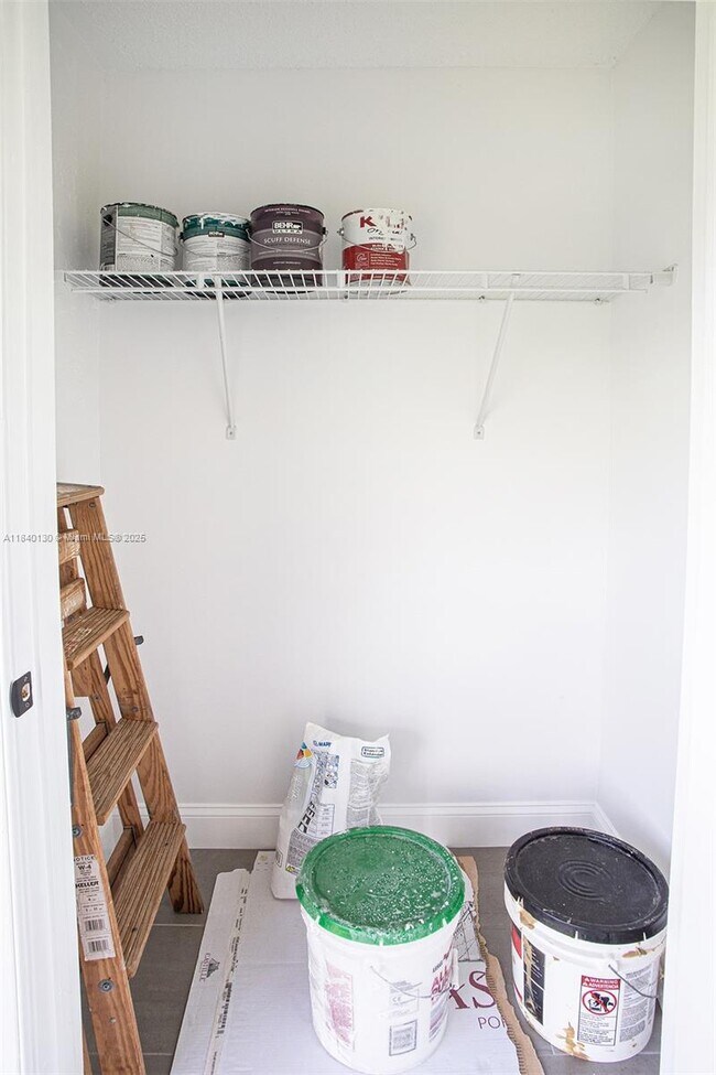 Building Photo - 9431 Boca Cove Cir