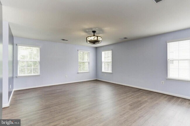 Building Photo - 6935 Heritage Crossing