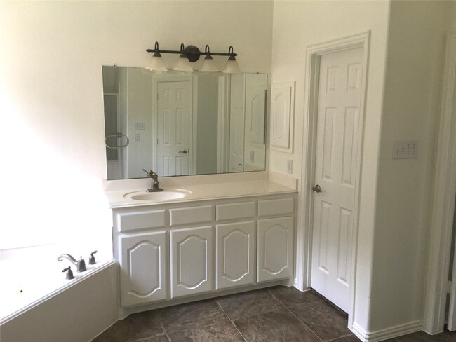 Building Photo - 10730 Sea Myrtle Dr